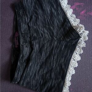 No Boundaries Black/gray and white Shorts